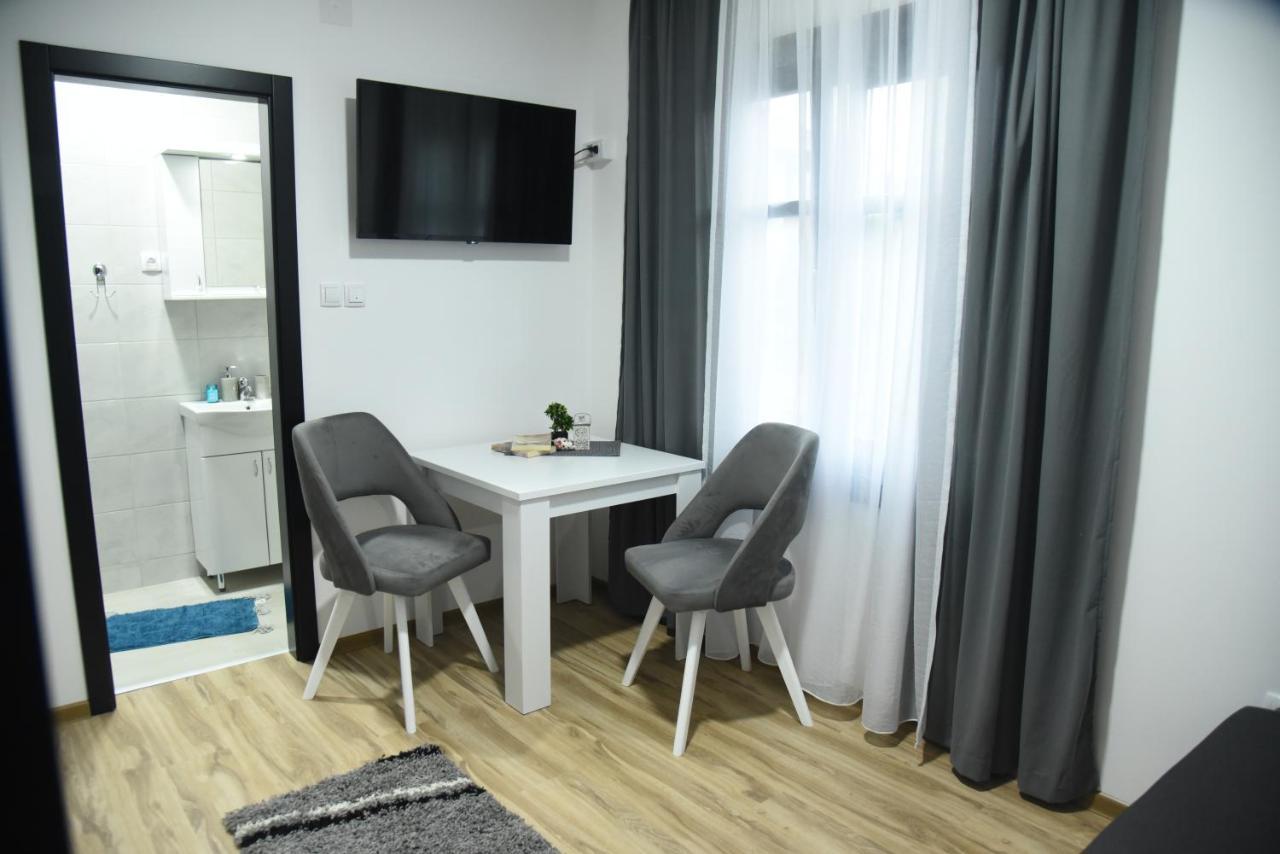 Restoran,,Vuk,, Trsic Panzió Kültér fotó