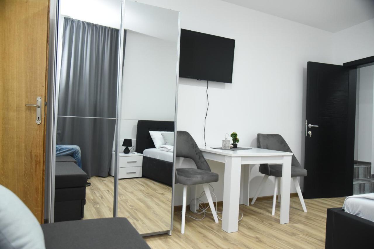 Restoran,,Vuk,, Trsic Panzió Kültér fotó