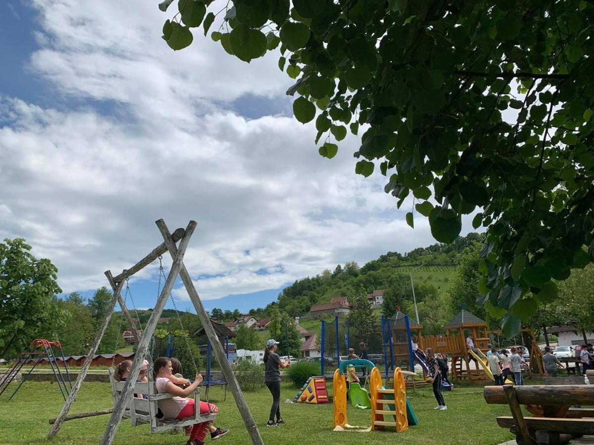 Restoran,,Vuk,, Trsic Panzió Kültér fotó