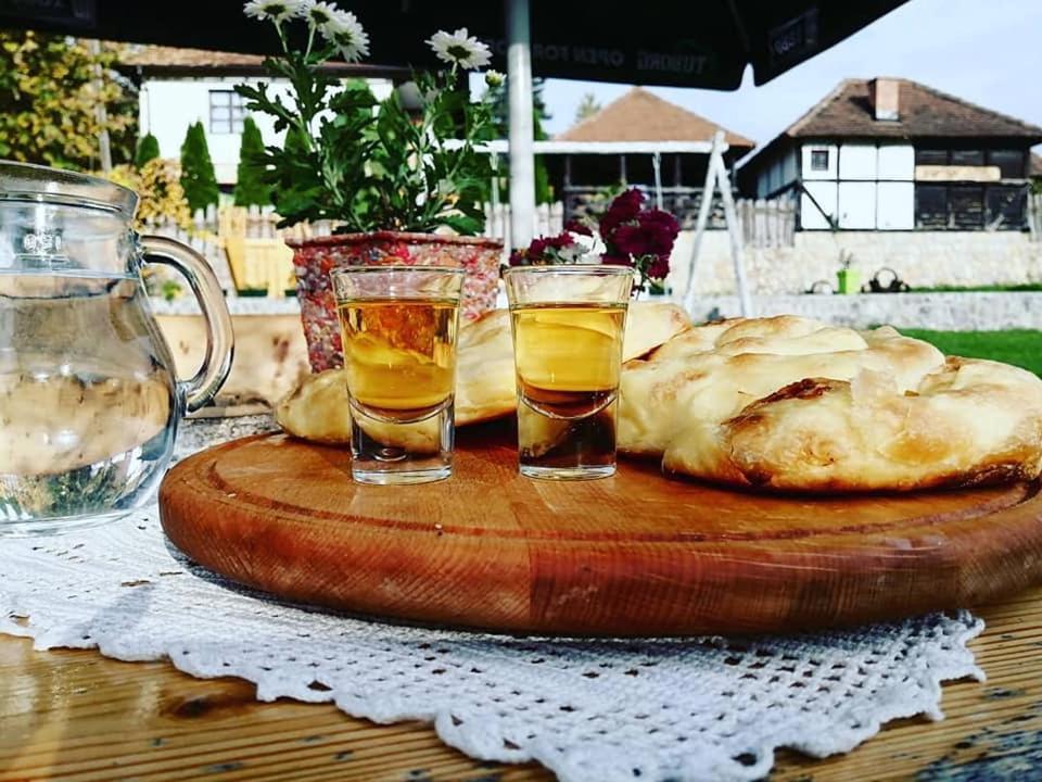 Restoran,,Vuk,, Trsic Panzió Kültér fotó
