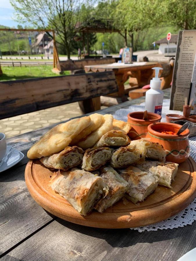 Restoran,,Vuk,, Trsic Panzió Kültér fotó
